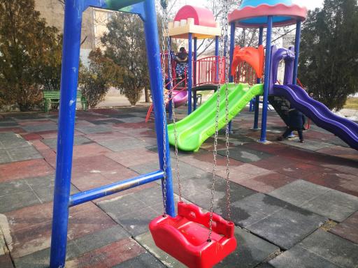 عکس زمین بازی کودکان میدان صدم