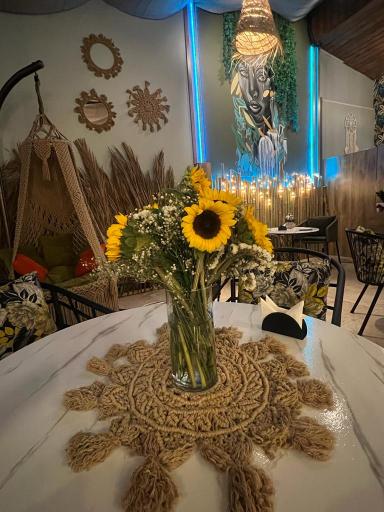 عکس کافه رستوران دیوژن