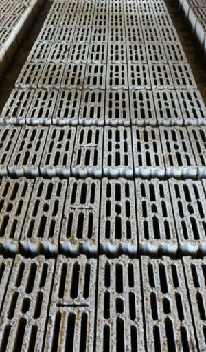 عکس کارخانه بلوک زنی آذر بتن 