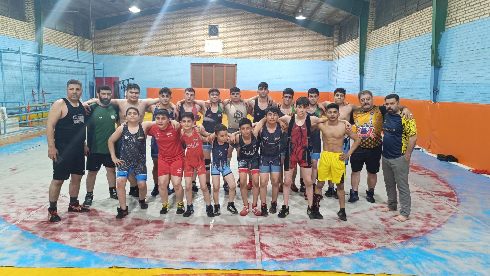 عکس سالن ورزشی شهرداری