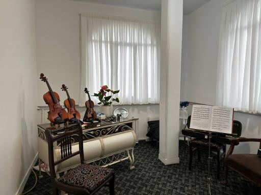 عکس آموزشگاه موسیقی خورشید