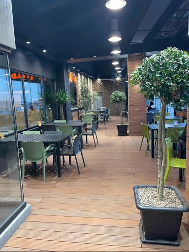 عکس مرکز خرید نارون