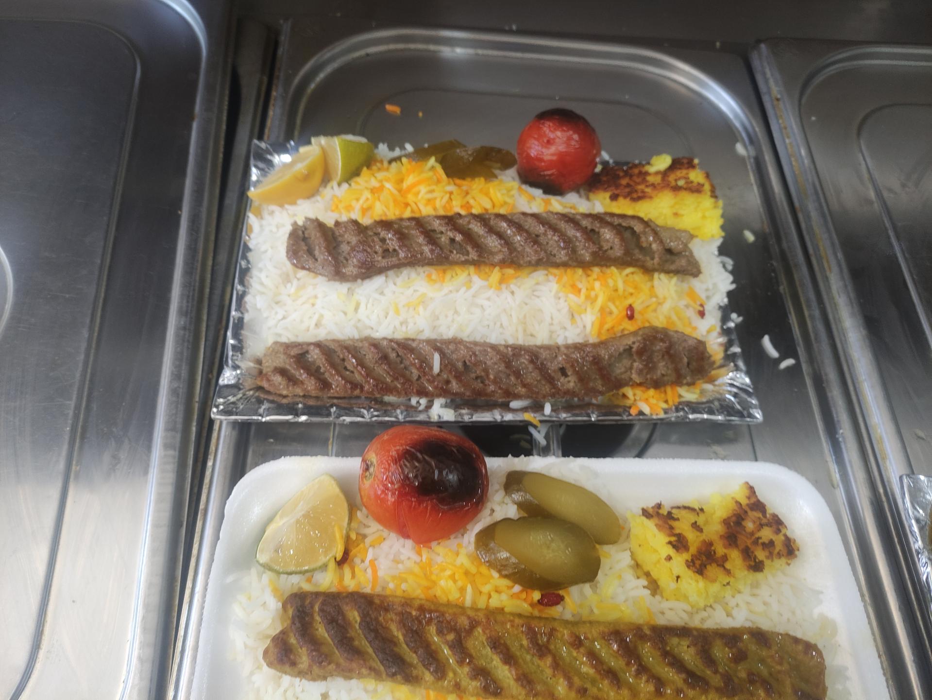 عکس غذای بیرون بر  برج