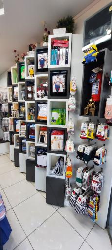 عکس جوراب و لباس زیر جوبین