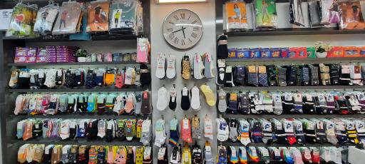 عکس جوراب و لباس زیر جوبین