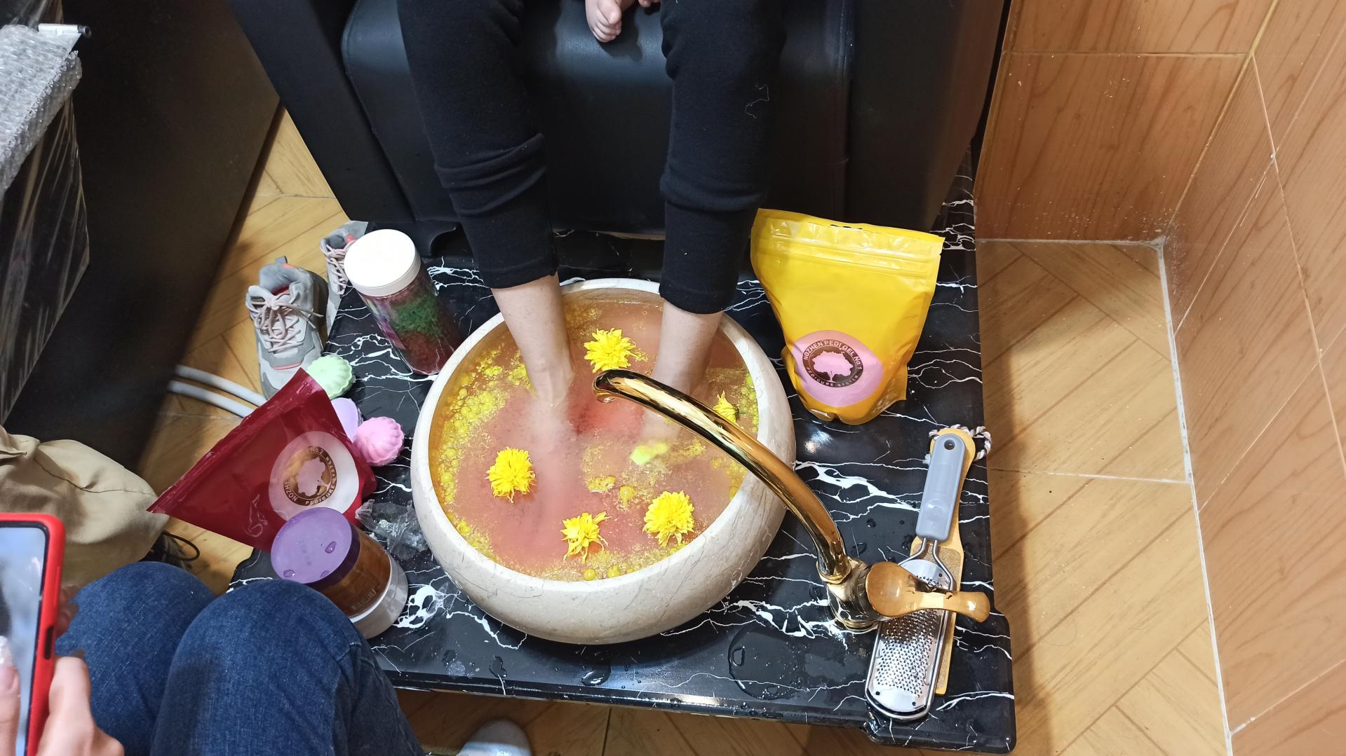 عکس سالن زیبایی راوک