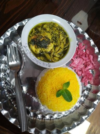 عکس غذاخوری و صبحانه خوری عمو احمد