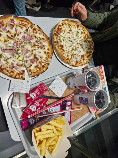 عکس پیتزا زرین