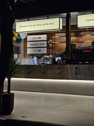 عکس کافه AM:PM