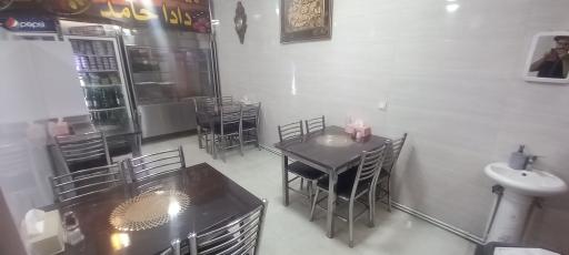 عکس تهیه غذای دادا حامد