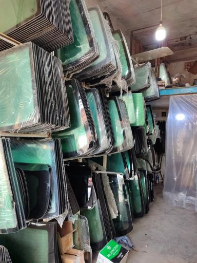 عکس شیشه اتومبیل برادران آراسته فرد