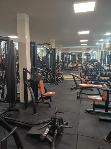 عکس باشگاه بدنسازی تکنیک