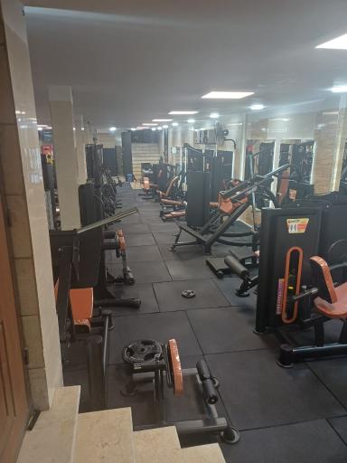 عکس باشگاه بدنسازی تکنیک