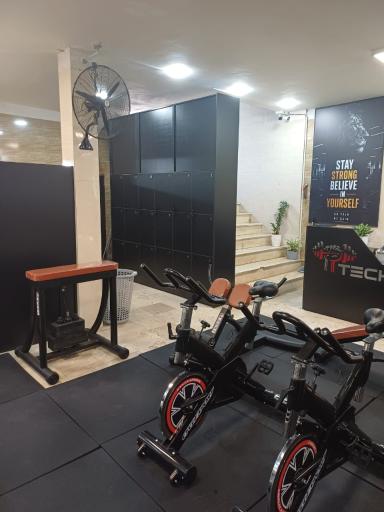 عکس باشگاه بدنسازی تکنیک