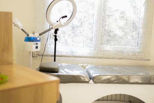 عکس کلینیک پوست و مو ریحانه النبی