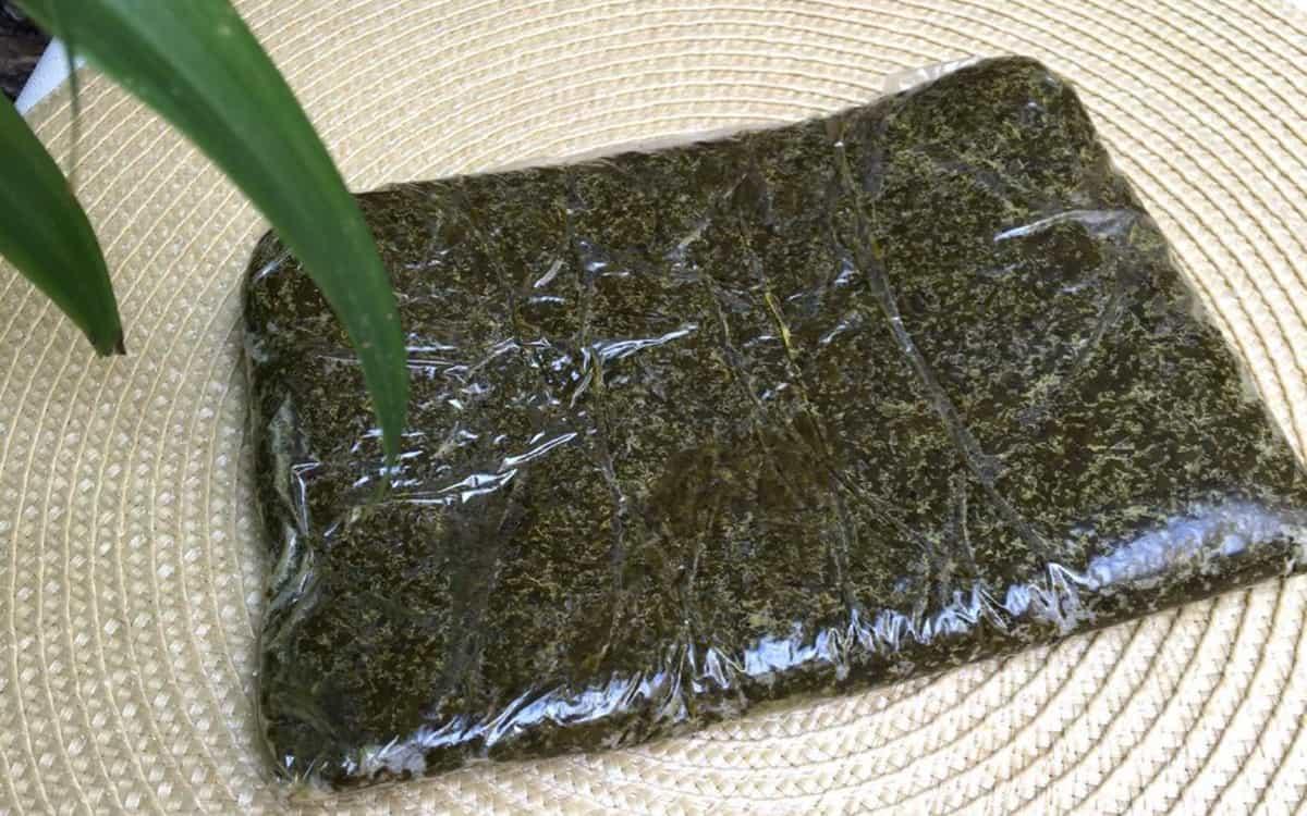 عکس سبزی خردکنی عمه لیلا