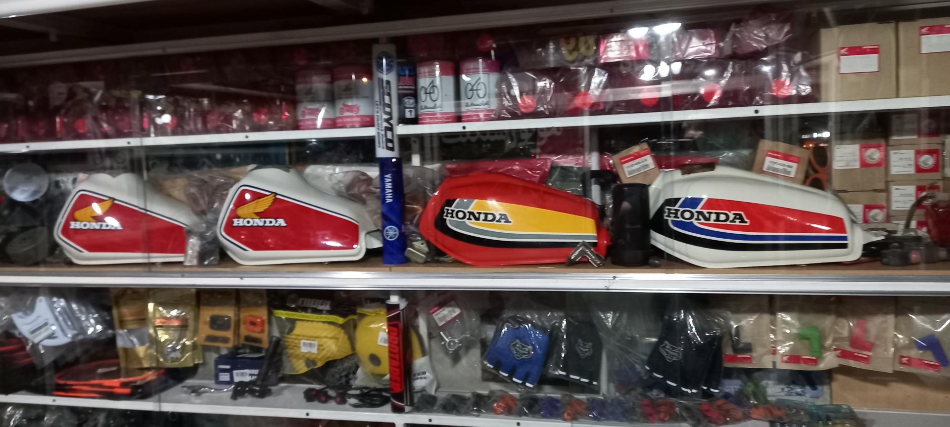 عکس فروشگاه موتورسیکلت شهباز