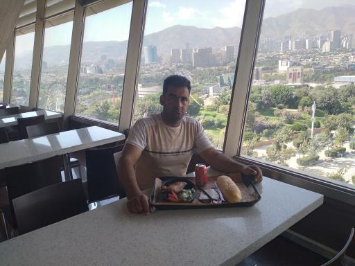 عکس رستوران گردان برج میلاد