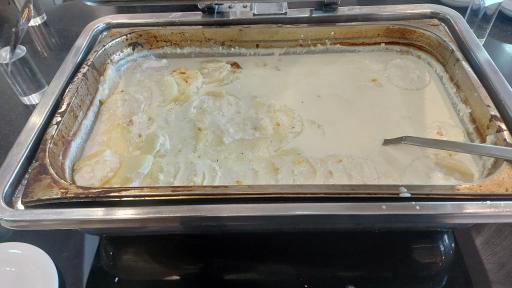 عکس رستوران گردان برج میلاد