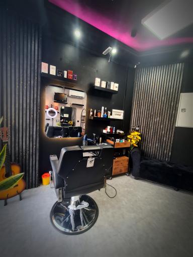 آرایشگاه مردانه فرهاد غلامی