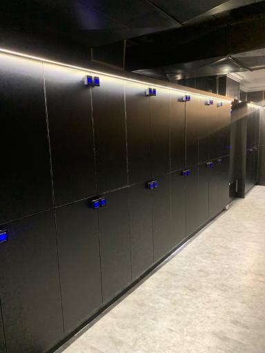 عکس باشگاه بدنسازی لول آپ (پیشرفت)