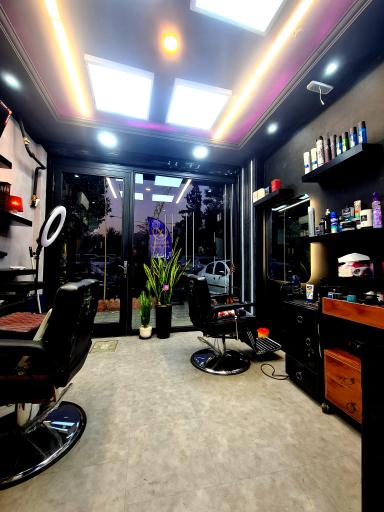 آرایشگاه مردانه فرهاد غلامی