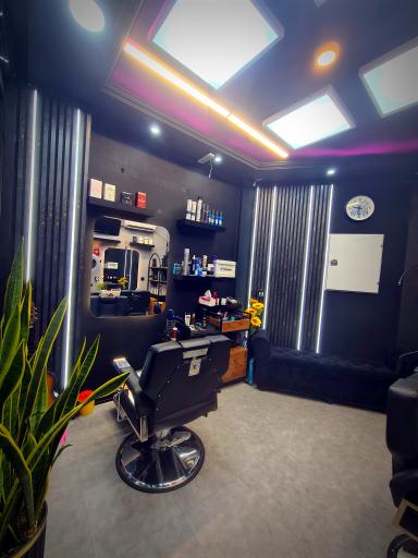 آرایشگاه مردانه فرهاد غلامی