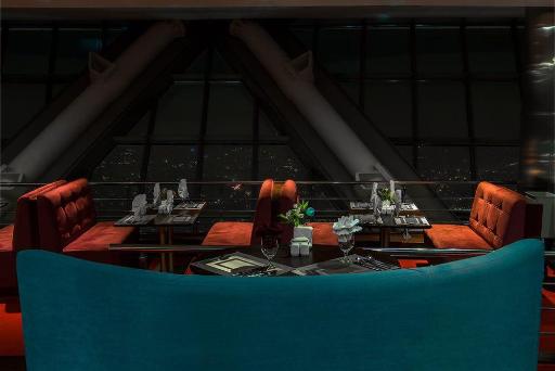 رستوران گردان برج میلاد