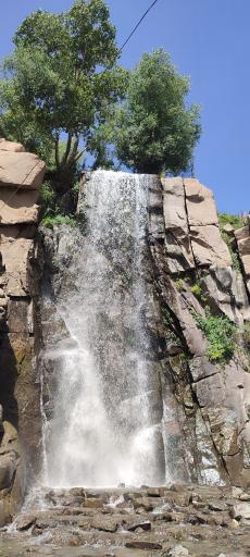 عکس آبشار گنجنامه