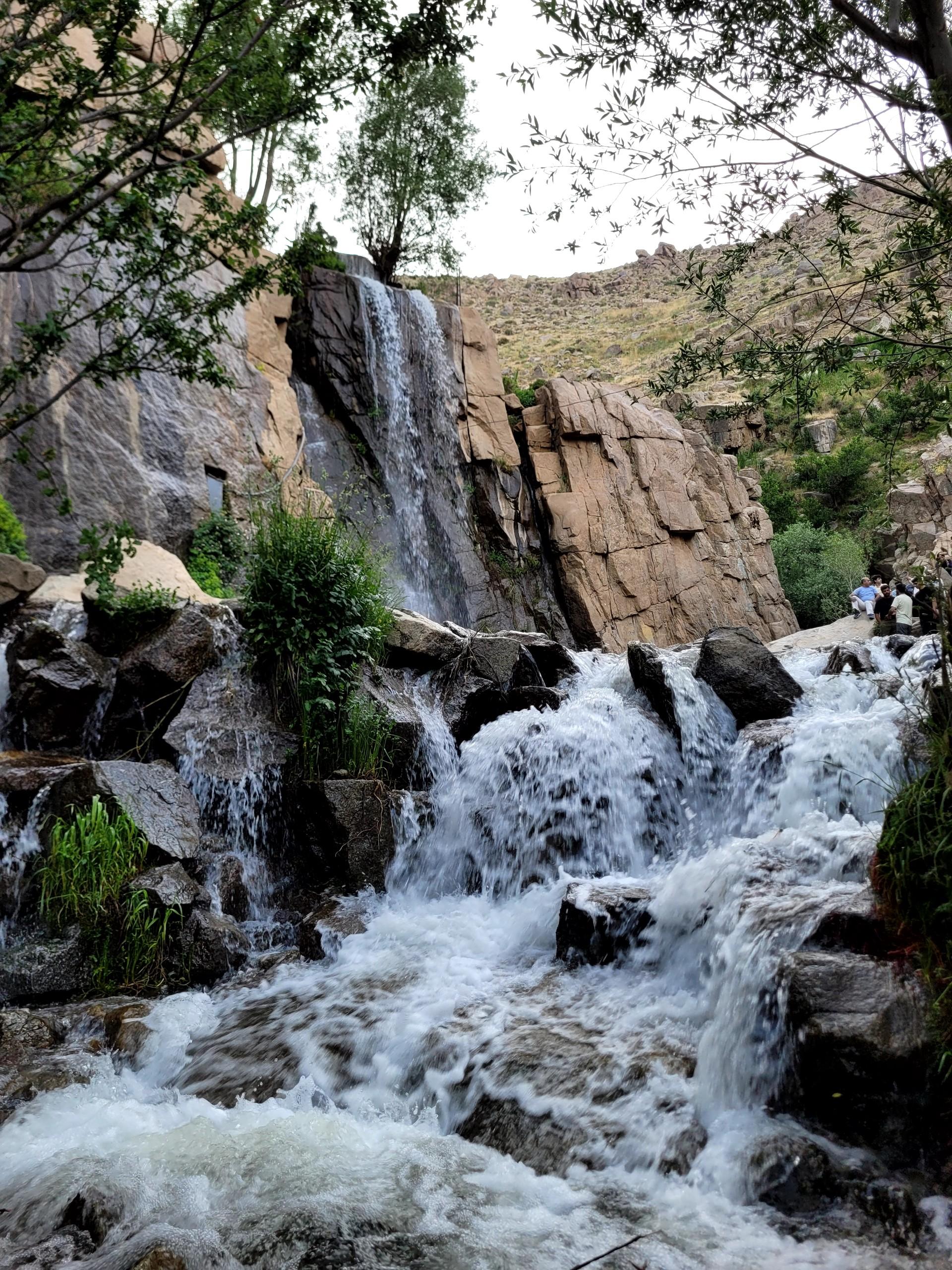 عکس آبشار گنجنامه