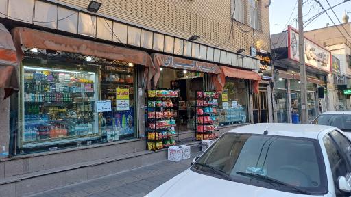 عکس هایپرمارکت پدر و پسر