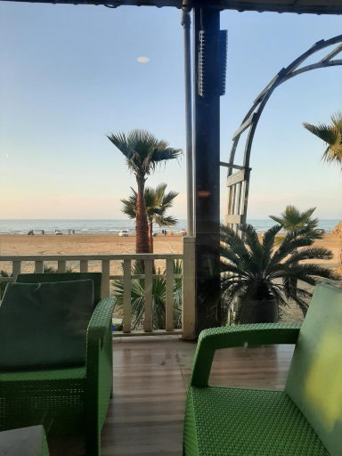 عکس هتل ساحلی شهر