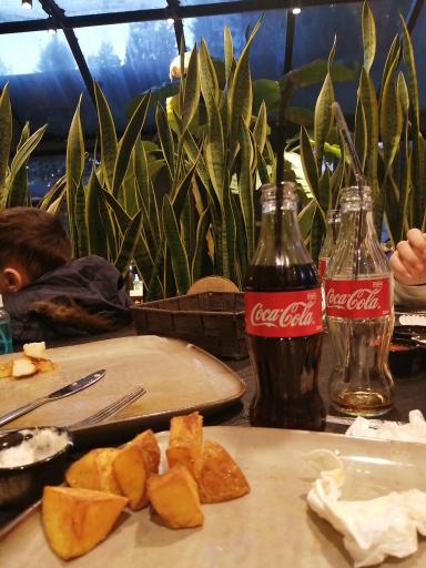 عکس کافه رستوران آوان 