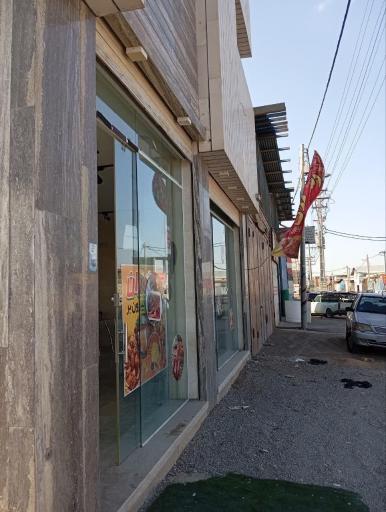 عکس رستوران و غذای بیرون بر رهگذر