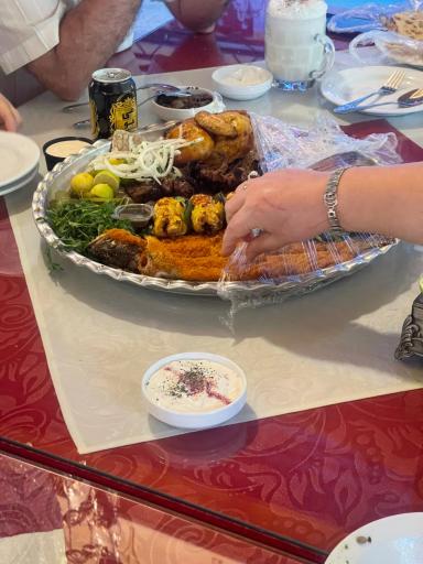 عکس رستوران سه کاج