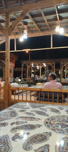 عکس رستوران سه کاج