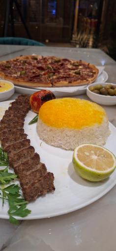 عکس رستوران سه کاج