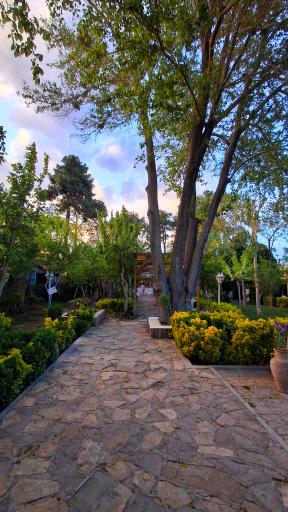 عکس رستوران سه کاج