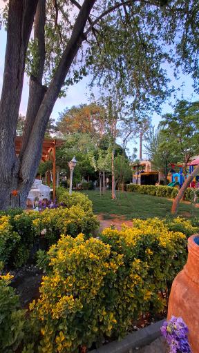 عکس رستوران سه کاج