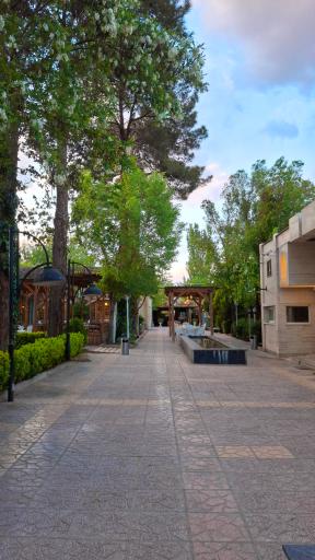 عکس رستوران سه کاج