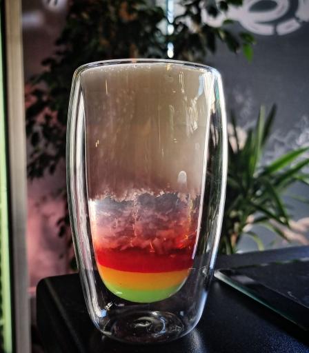 عکس کافه اسکوبار