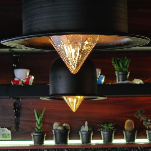 عکس کافه اسکوبار