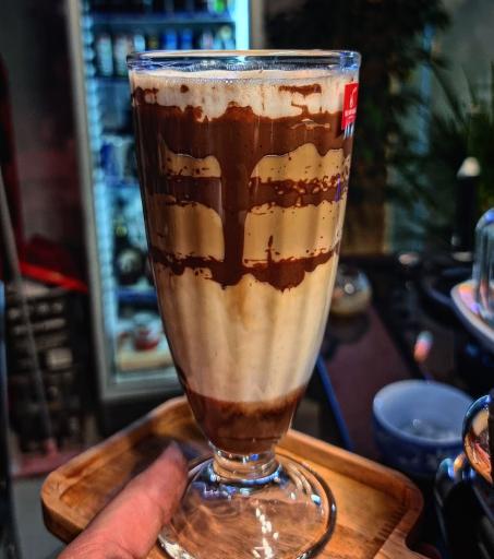 عکس کافه اسکوبار