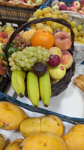 عکس میوه فروشی نگین فروت