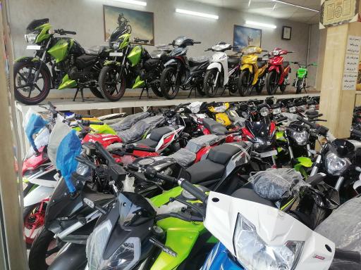 عکس فروشگاه موتورسیکلت پاسبان