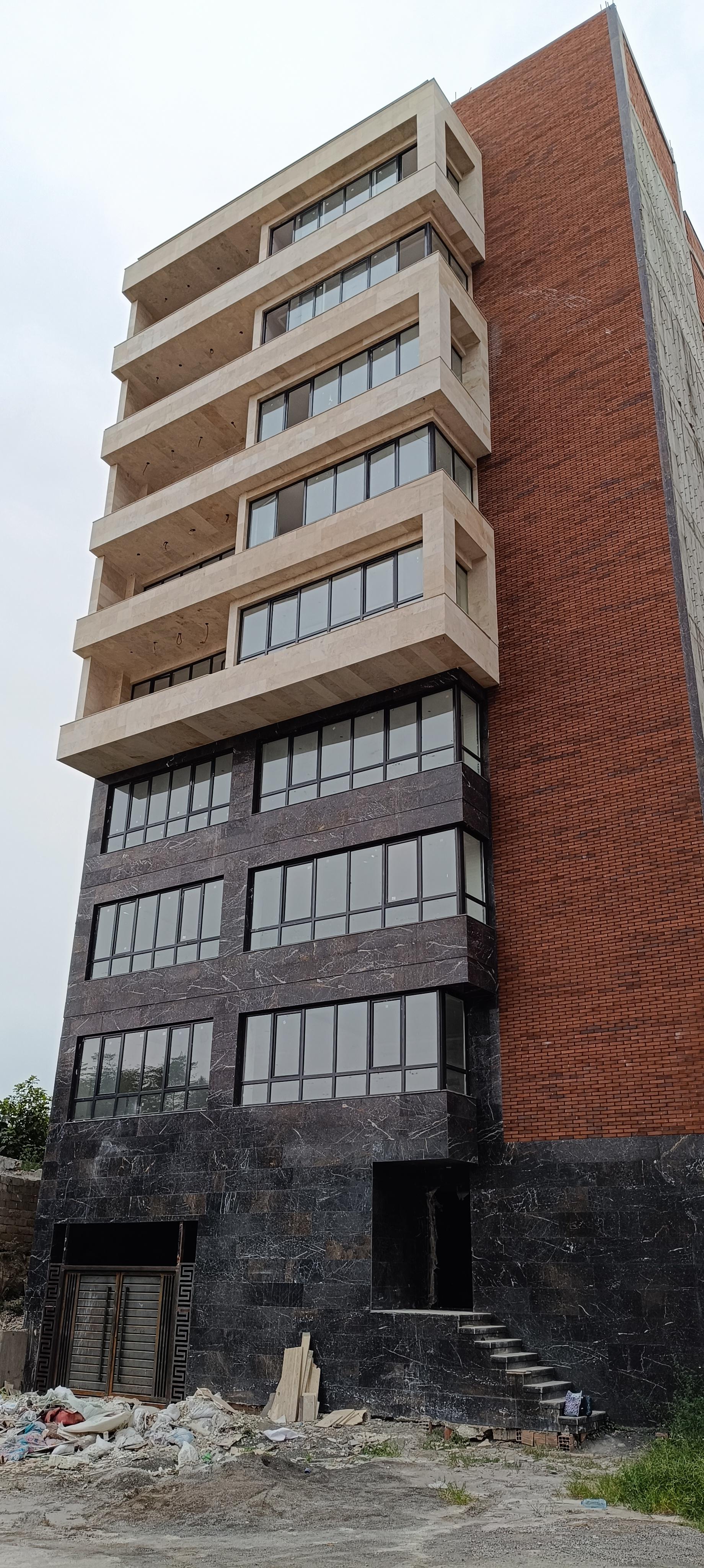 عکس هیرکان پنجره