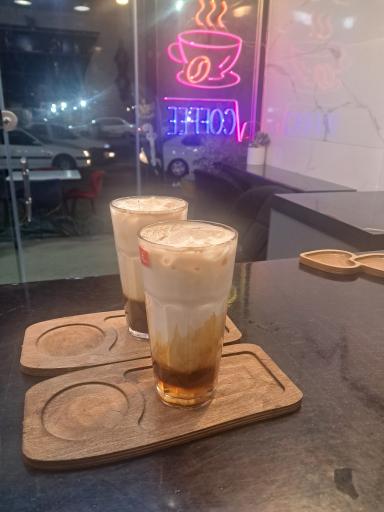 عکس کافه رادیکال