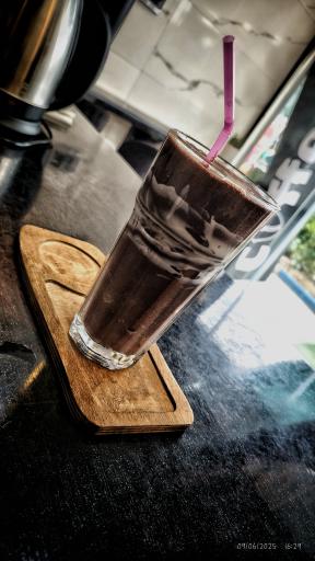 عکس کافه رادیکال