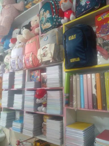 عکس تحریر و اسباب بازی رنگین کمان