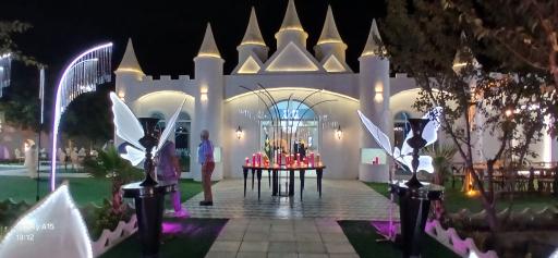 عکس عمارت سپید 